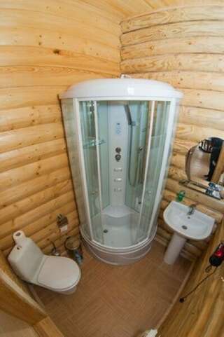 Гостиница Рябиновые бусы Каменномостский Классический четырехместный номер-4