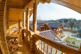 Гостиница Рябиновые бусы Каменномостский Классический четырехместный номер-1