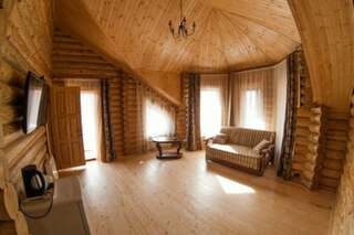 Гостиница Рябиновые бусы Каменномостский Классический четырехместный номер-3