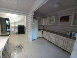 Гостиница Рябиновые бусы Каменномостский Классический четырехместный номер-8