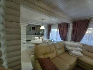 Гостиница Рябиновые бусы Каменномостский Классический четырехместный номер-6