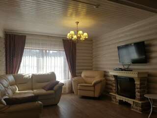 Гостиница Рябиновые бусы Каменномостский Классический четырехместный номер-4