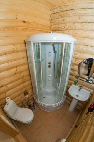 Гостиница Рябиновые бусы Каменномостский Бюджетный двухместный номер с 1 кроватью-4