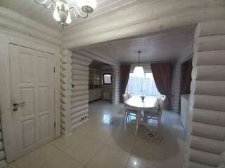 Гостиница Рябиновые бусы Каменномостский Классический четырехместный номер-7