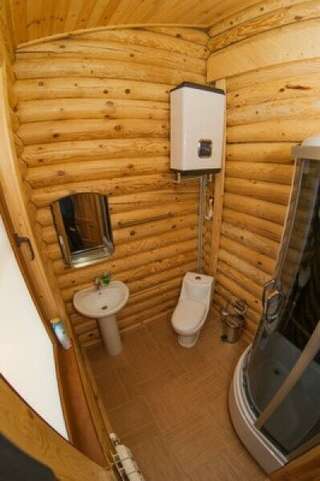 Гостиница Рябиновые бусы Каменномостский Классический четырехместный номер-3